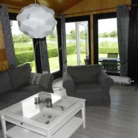 Prázdninový dům Ferienhaus Am Binnensee B4 *